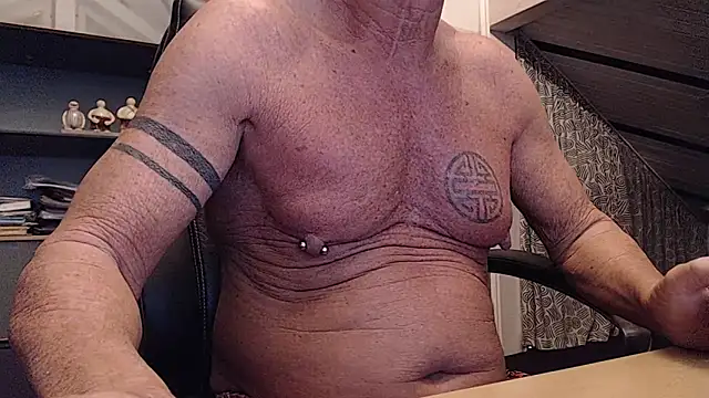 Snapshot of munichrubber chatting on October 2025 04:09:02 AM munichrubber online show from October 2025 04:09:02 AM