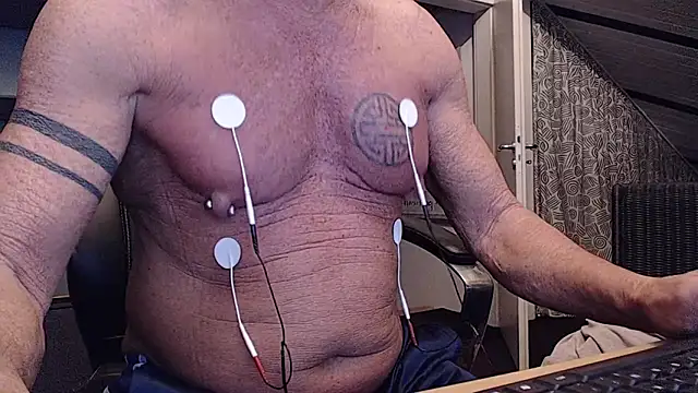 Snapshot of munichrubber chatting on October 2025 04:59:01 AM munichrubber online show from October 2025 04:59:01 AM