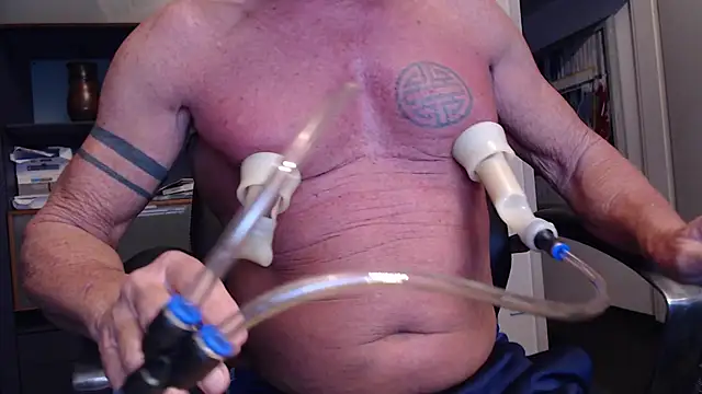 Snapshot of munichrubber chatting on November 2025 06:07:02 PM munichrubber online show from November 2025 06:07:02 PM