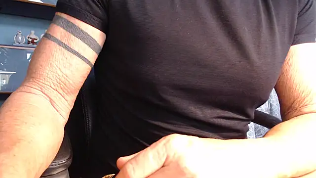 Snapshot of munichrubber chatting on November 2025 02:34:02 PM munichrubber online show from November 2025 02:34:02 PM