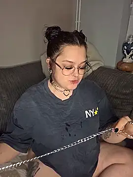 Saucy-Serenity online show from October 2025 08:48:02 PM