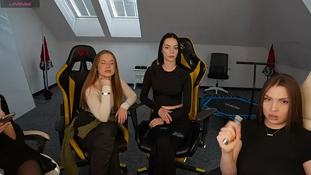 Snapshot of Billie054 chatting on November 2025 11:53:01 AM Billie054 online show from November 2025 11:53:01 AM