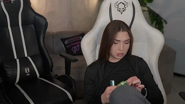 Snapshot of Billie054 chatting on November 2025 08:15:01 AM Billie054 online show from November 2025 08:15:01 AM