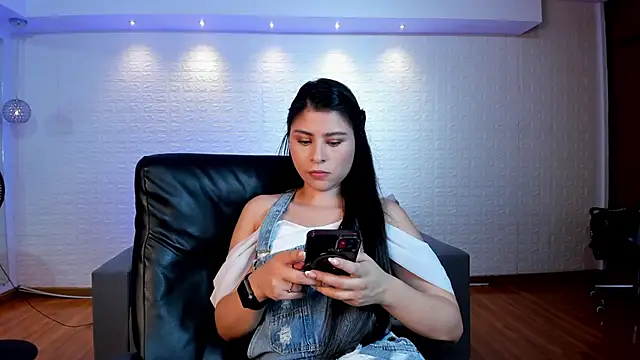 Catalina Santhana online show from October 2025 06:08:02 PM