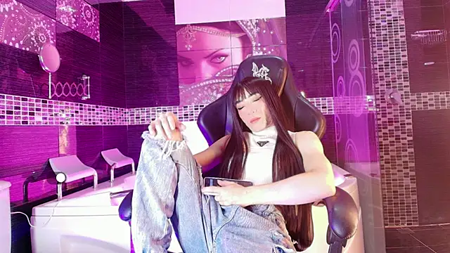 Small Hot19 online show from May 2026 09:49:02 AM