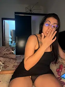 Snapshot of jheicylli chatting on October 2025 11:34:01 PM jheicylli online show from October 2025 11:34:01 PM