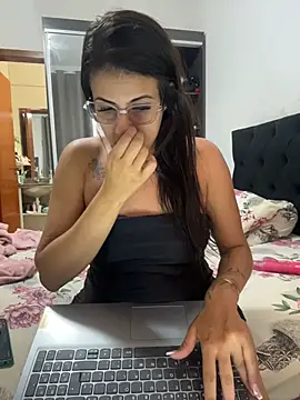 Snapshot of jheicylli chatting on December 2025 07:33:02 PM jheicylli online show from December 2025 07:33:02 PM