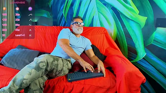 LukeCrews online show from September 2025 07:19:02 PM