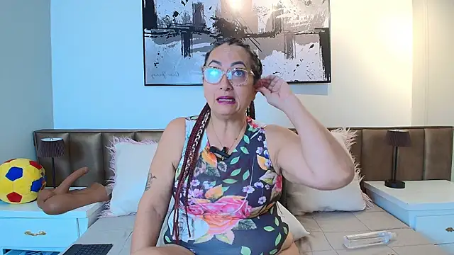 AlessandraLeroy online show from June 2026 12:17:01 PM