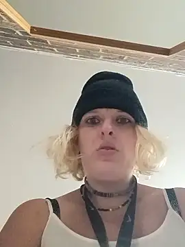 KITTYBOOBOOFUXX online show from October 2025 01:46:01 AM