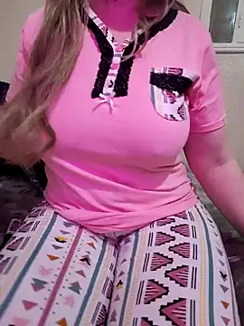 Snapshot of queen_belisima1 chatting on April 2026 11:18:02 PM queen belisima1 online show from April 2026 11:18:02 PM