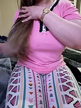 Snapshot of queen_belisima1 chatting on April 2026 10:40:01 PM queen belisima1 online show from April 2026 10:40:01 PM