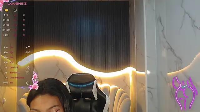 Snapshot of _wendy_b chatting on October 2025 02:42:01 AM wendy b online show from October 2025 02:42:01 AM