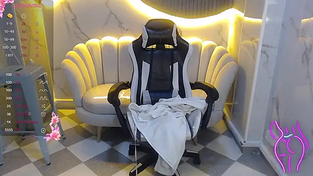 Snapshot of _wendy_b chatting on October 2025 02:32:02 AM wendy b online show from October 2025 02:32:02 AM