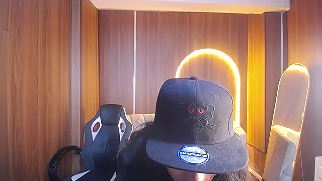 Snapshot of _wendy_b chatting on October 2025 08:26:01 PM wendy b online show from October 2025 08:26:01 PM