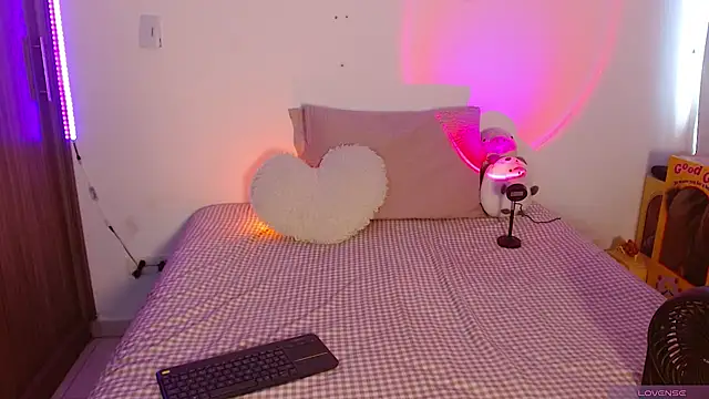 Oliviargf online show from March 2026 12:20:01 PM