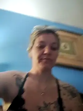 Snapshot of sexytattedbabe chatting on November 2025 06:15:02 AM sexytattedbabe online show from November 2025 06:15:02 AM