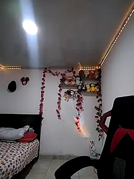 esmeralda jadees online show from April 2026 07:21:02 PM