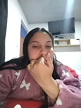 esmeralda jadees online show from July 2026 02:45:02 PM