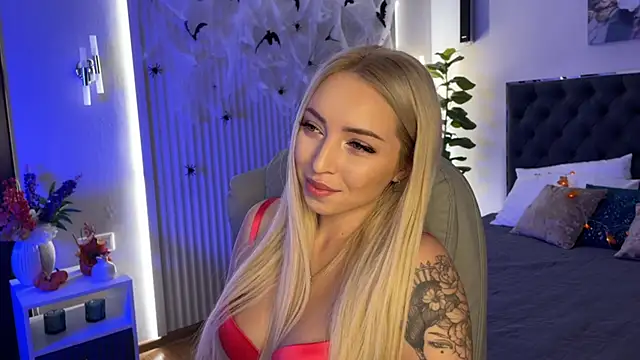 Snapshot of OhMyEmma chatting on October 2025 02:15:01 AM OhMyEmma online show from October 2025 02:15:01 AM