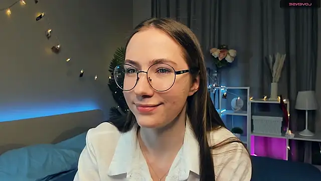 Snapshot of Kira_mindnes chatting on March 2025 08:42:01 PM Kira mindnes online show from March 2025 08:42:01 PM