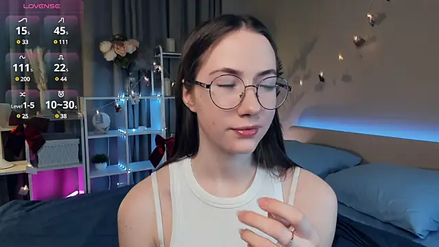 Snapshot of Kira_mindnes chatting on March 2025 07:38:02 PM Kira mindnes online show from March 2025 07:38:02 PM