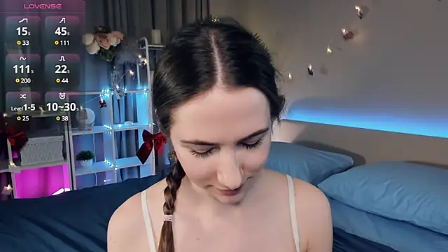 Snapshot of Kira_mindnes chatting on March 2025 01:46:01 AM Kira mindnes online show from March 2025 01:46:01 AM