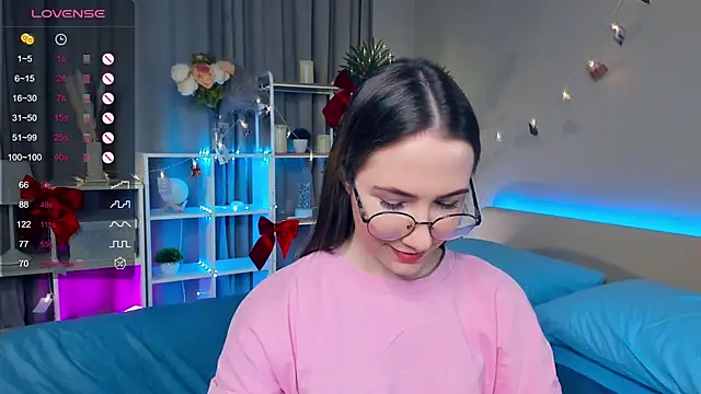 Snapshot of Kira_mindnes chatting on March 2025 07:57:02 PM Kira mindnes online show from March 2025 07:57:02 PM