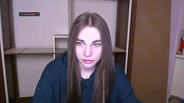 Snapshot of MiaDari_ chatting on March 2025 07:35:02 AM MiaDari online show from March 2025 07:35:02 AM