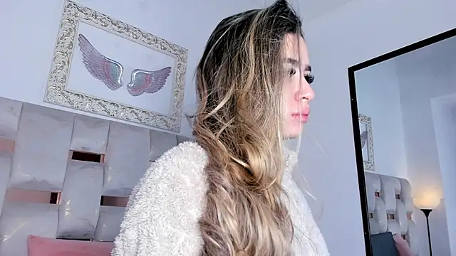 Lola Blondie online show from November 2025 12:27:02 PM