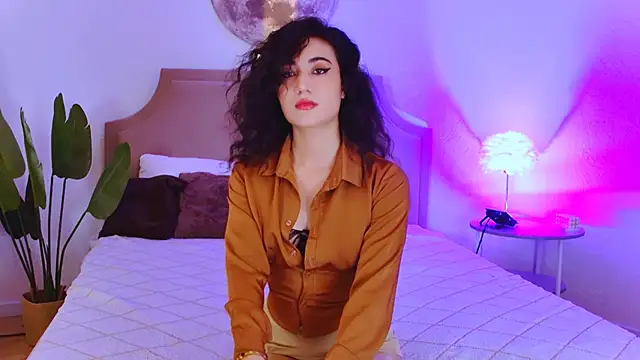 Maya Rogerss online show from October 2025 02:36:01 PM