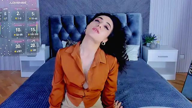 Maya Rogerss online show from December 2025 02:33:02 PM