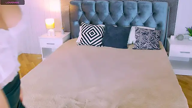 Maya Rogerss online show from March 2026 02:33:01 PM