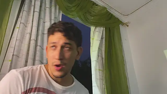 chicoinhibido online show from April 2026 11:36:01 PM