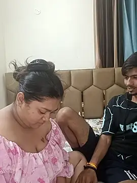 Snapshot of Strip-Couples chatting on March 2025 11:18:02 PM Strip-Couples online show from March 2025 11:18:02 PM