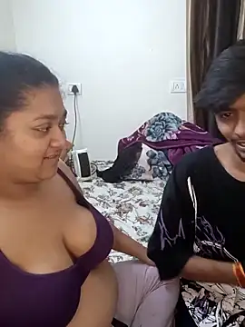 Snapshot of Strip-Couples chatting on March 2025 06:12:02 PM Strip-Couples online show from March 2025 06:12:02 PM