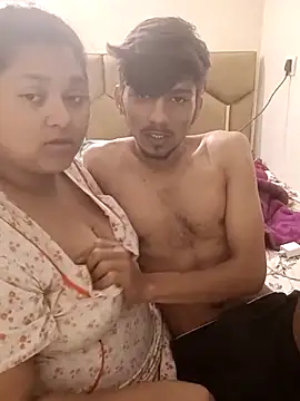 Snapshot of Strip-Couples chatting on March 2025 02:01:02 PM Strip-Couples online show from March 2025 02:01:02 PM