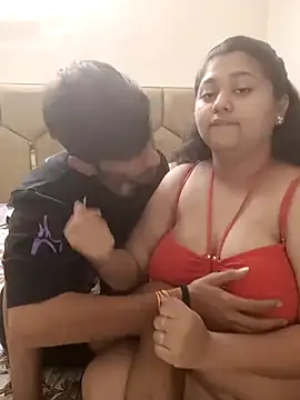 Snapshot of Strip-Couples chatting on March 2025 05:07:01 PM Strip-Couples online show from March 2025 05:07:01 PM