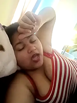 Snapshot of Strip-Couples chatting on March 2025 04:46:01 AM Strip-Couples online show from March 2025 04:46:01 AM