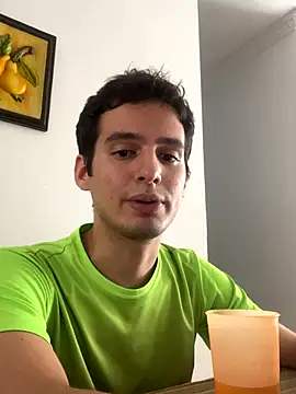 Snapshot of Thiagobb7 chatting on October 2025 06:31:01 PM Thiagobb7 online show from October 2025 06:31:01 PM