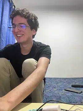 Snapshot of Thiagobb7 chatting on January 2026 03:42:02 AM Thiagobb7 online show from January 2026 03:42:02 AM