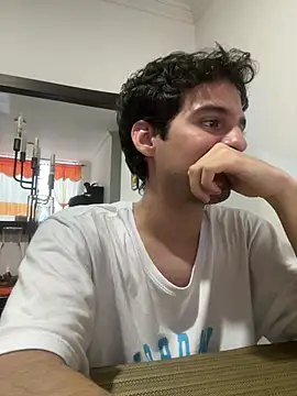 Snapshot of Thiagobb7 chatting on January 2026 10:02:02 PM Thiagobb7 online show from January 2026 10:02:02 PM