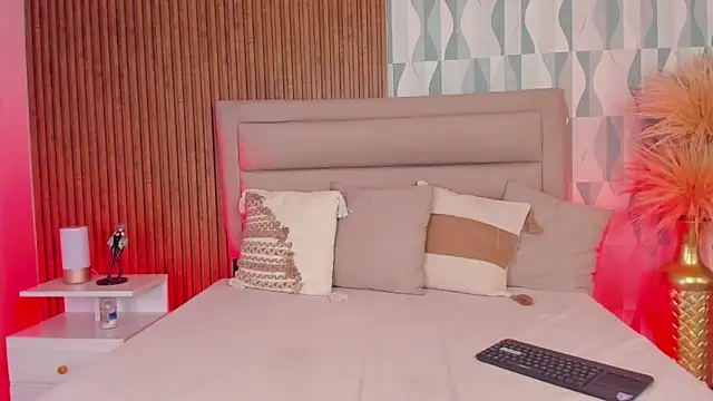 FatimaEvans online show from October 2025 05:03:01 PM