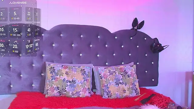 Lia Valmont online show from November 2025 12:16:01 PM