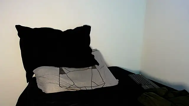 Nitsoyr online show from October 2025 10:40:02 PM