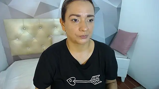 Snapshot of Milf-Prettyboobs chatting on October 2025 11:14:02 AM Milf-Prettyboobs online show from October 2025 11:14:02 AM