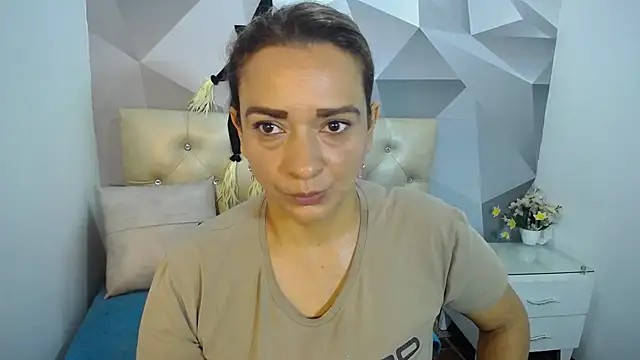 Snapshot of Milf-Prettyboobs chatting on October 2025 11:00:01 AM Milf-Prettyboobs online show from October 2025 11:00:01 AM