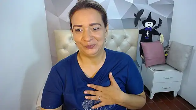 Snapshot of Milf-Prettyboobs chatting on November 2025 11:12:01 AM Milf-Prettyboobs online show from November 2025 11:12:01 AM