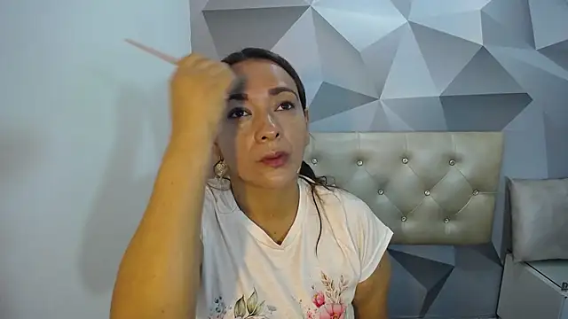 Snapshot of Milf-Prettyboobs chatting on November 2025 10:54:02 AM Milf-Prettyboobs online show from November 2025 10:54:02 AM