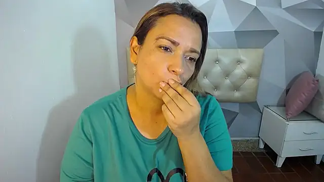 Snapshot of Milf-Prettyboobs chatting on November 2025 10:41:02 AM Milf-Prettyboobs online show from November 2025 10:41:02 AM